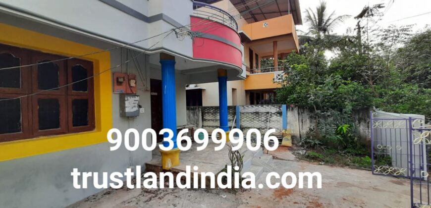 நாஞ்சிக்கோட்டை ரோடு EB அருகில் வீடு விற்பனைக்கு!!!
