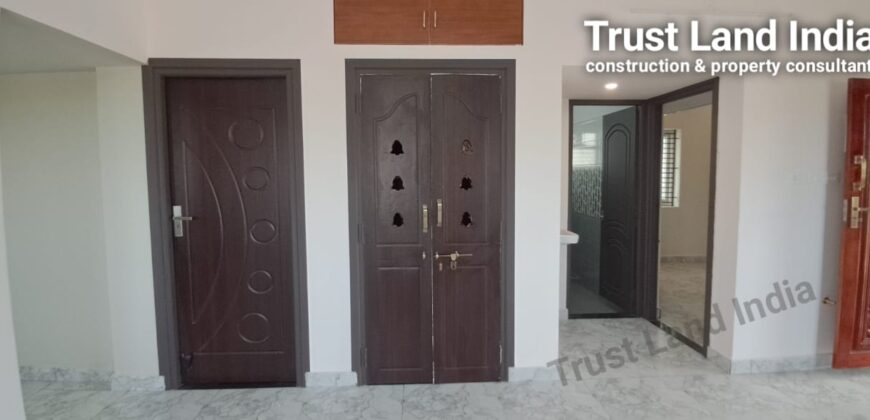 Pudukottai Road Thirukkanoorpatti Roundana Very Near House for Sale