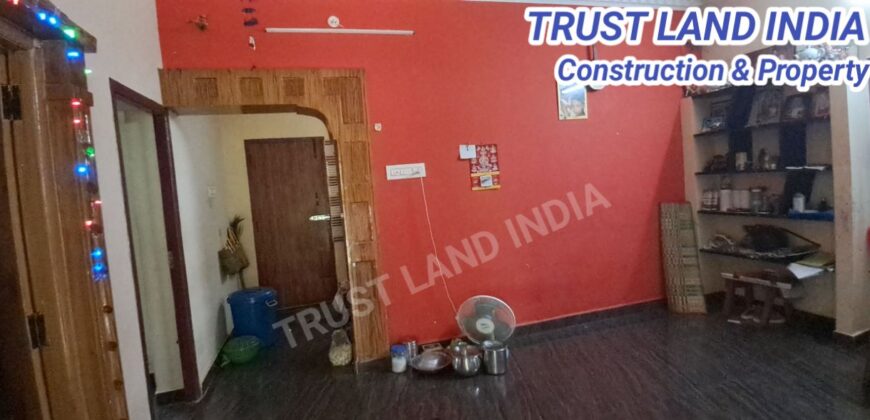 Vilar Road Karur Vysya Bank Near House For Sale!