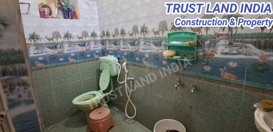 Vilar Road Karur Vysya Bank Near House For Sale!