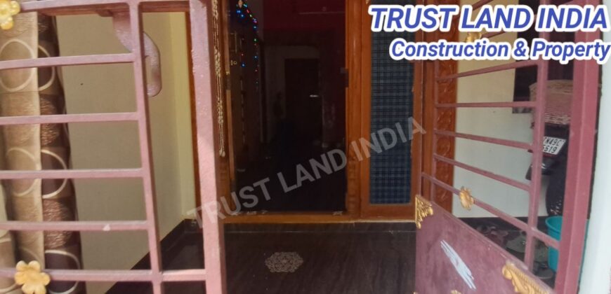 Vilar Road Karur Vysya Bank Near House For Sale!