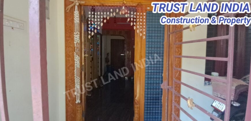 Vilar Road Karur Vysya Bank Near House For Sale!