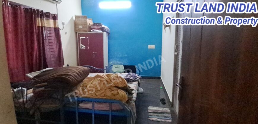 Vilar Road Karur Vysya Bank Near House For Sale!