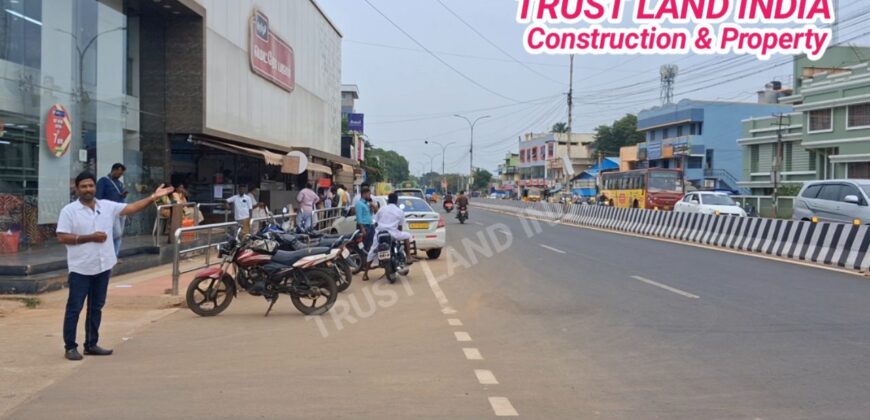 New Busstand Near Plot For Sale!