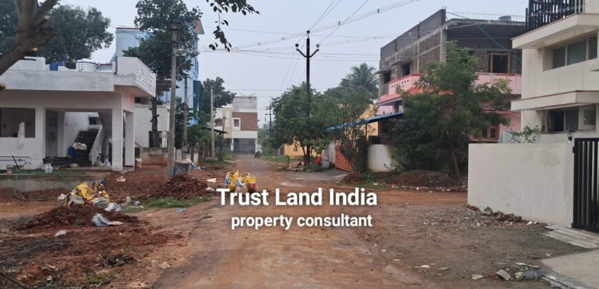 NANJIKKOTTAI ROAD NEAR HOUSE FOR SALE!
