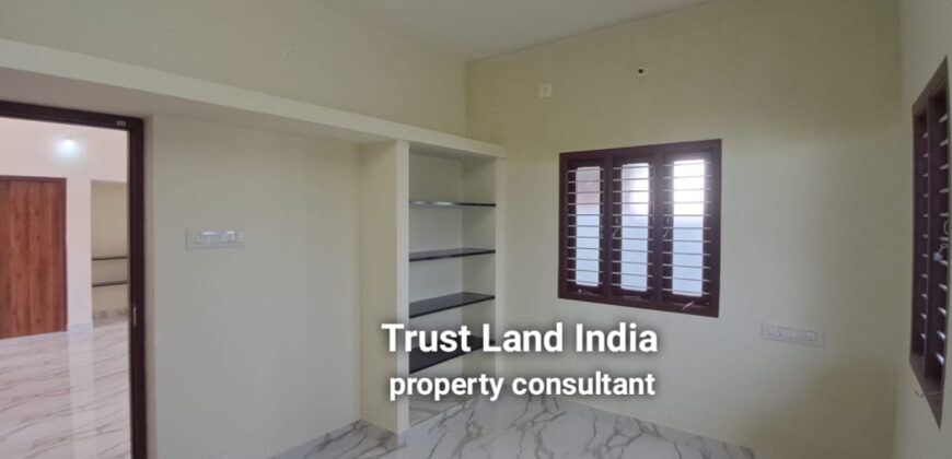 MARIAMMAN KOVIL NEAR HOUSE FOR SALE!