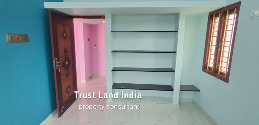 Prime North-Facing House – Near Maariamman Kovil For Sale!