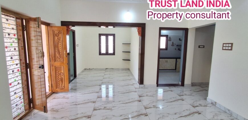 North-Facing 2BHK House at Reddipalaiyam Road!