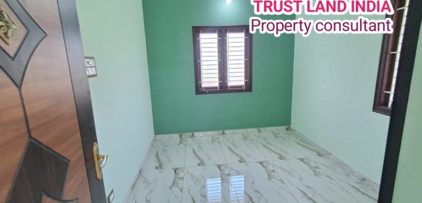 North-Facing 2BHK House at Reddipalaiyam Road!