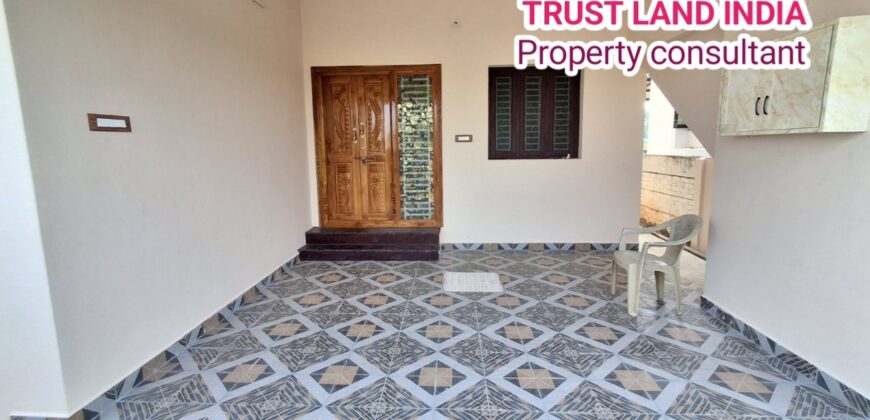 North-Facing 2BHK House at Reddipalaiyam Road!