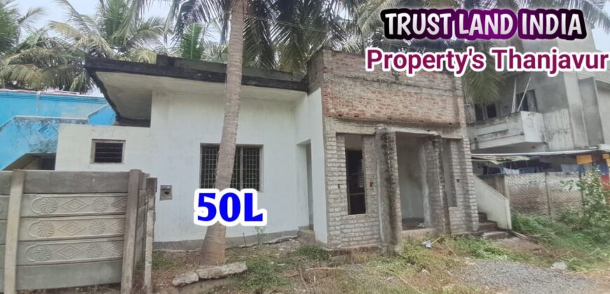 KARANTHAI NEAR HOUSE FOR SALE!