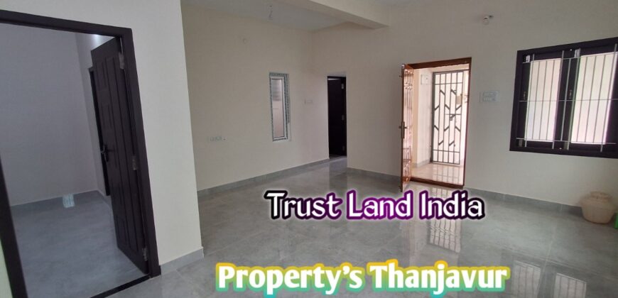 MADHAKOTTAI ROAD NEARBY HOUSE FOR SALE!