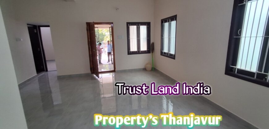 MADHAKOTTAI ROAD NEARBY HOUSE FOR SALE!