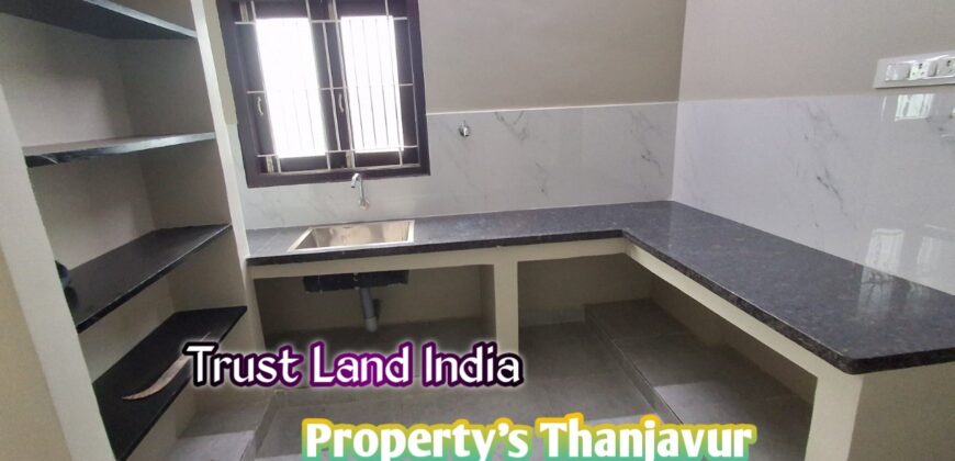 MADHAKOTTAI ROAD NEARBY HOUSE FOR SALE!